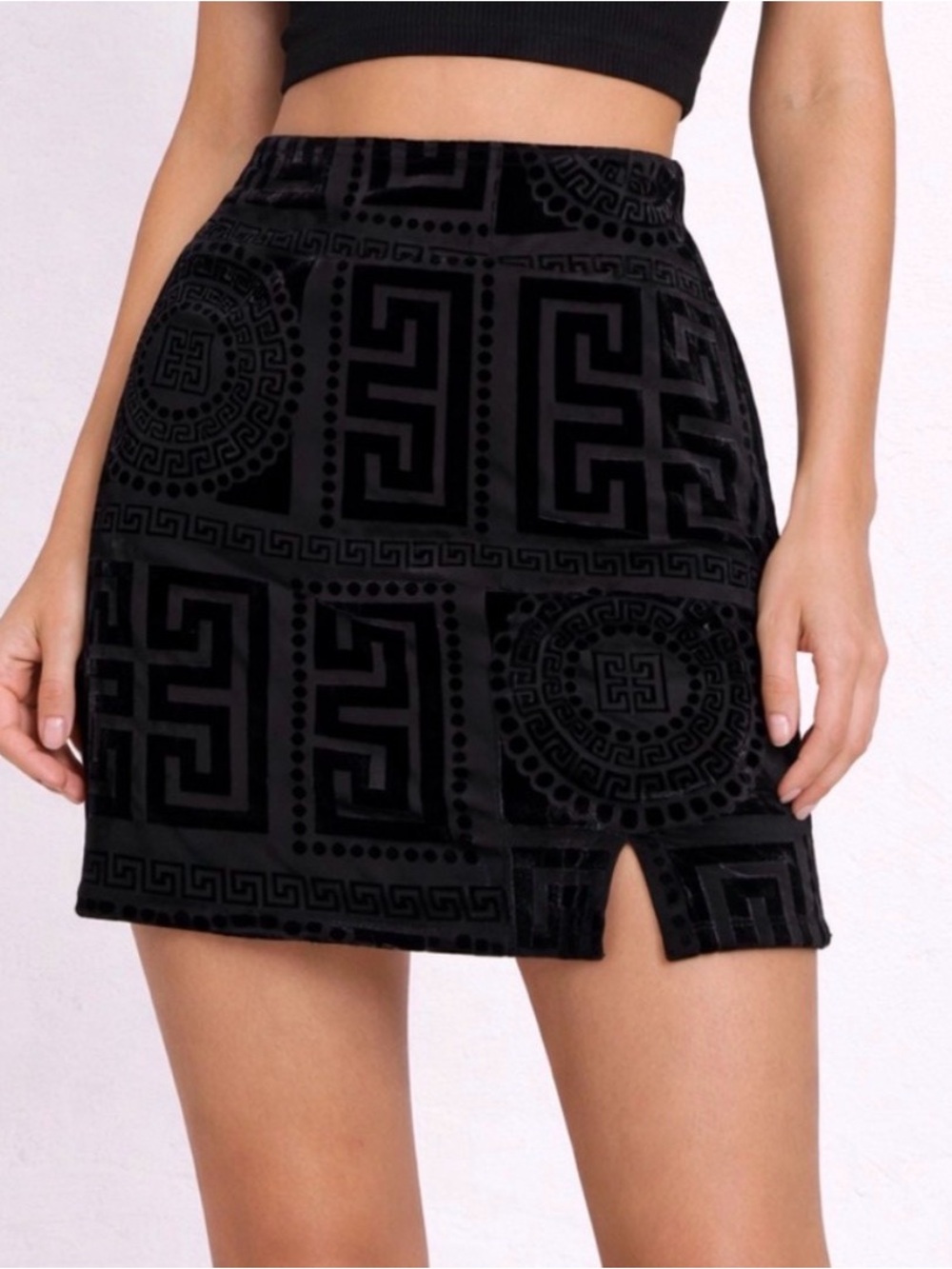 Windsor Black Velvet Geometric Mini Skirt women’s Size Small(A337)✨